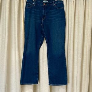 Levi’s Blue Denim Relaxed Classic Bootcut Jeans 16M